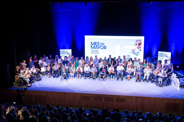 Málaga (España) 30/09/2026El presidente de la Diputación de Málaga, Francisco Salado, participa en la gala de homenaje a las personas mayores de la provincia enmarcada en las actividades del XV Mes del Mayor. En el Auditorio Edgar Neville de la Diputación de Málaga.
Foto: Daniel Pérez García-Santos